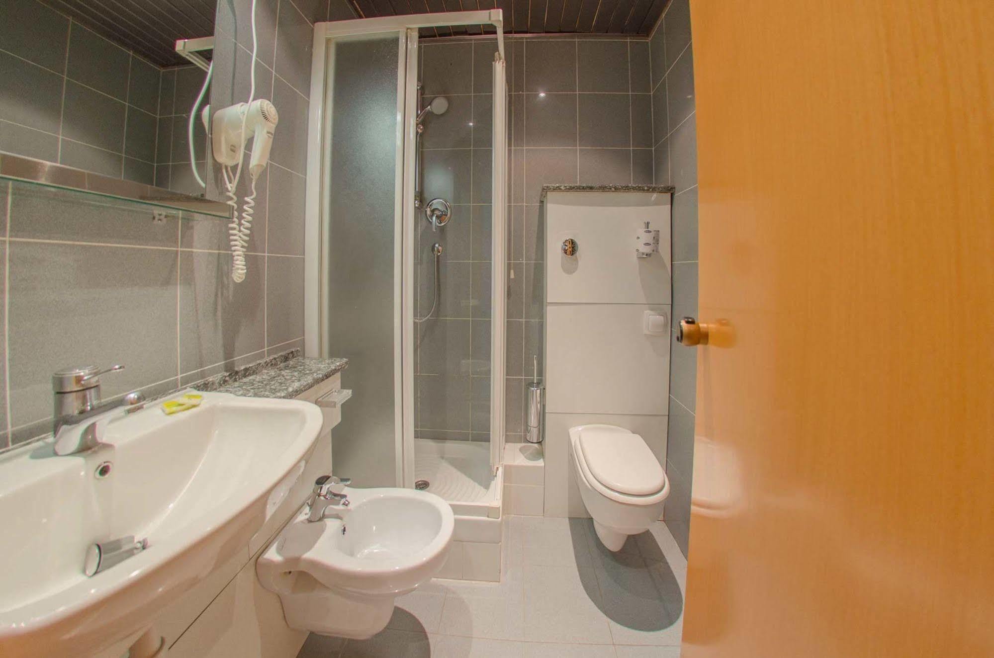Residenza Adelaide Aparthotel Finale Ligure Ngoại thất bức ảnh