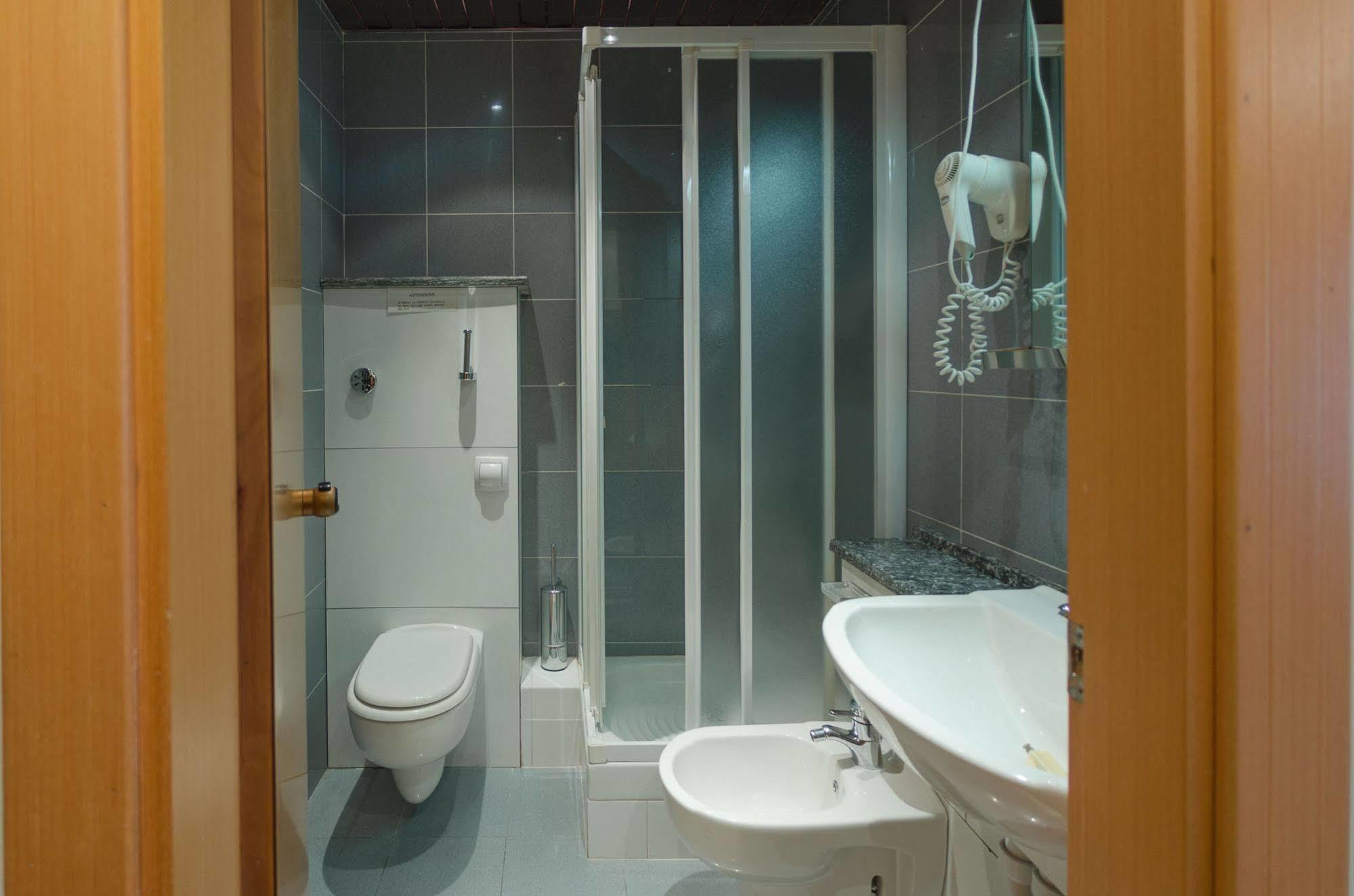 Residenza Adelaide Aparthotel Finale Ligure Ngoại thất bức ảnh