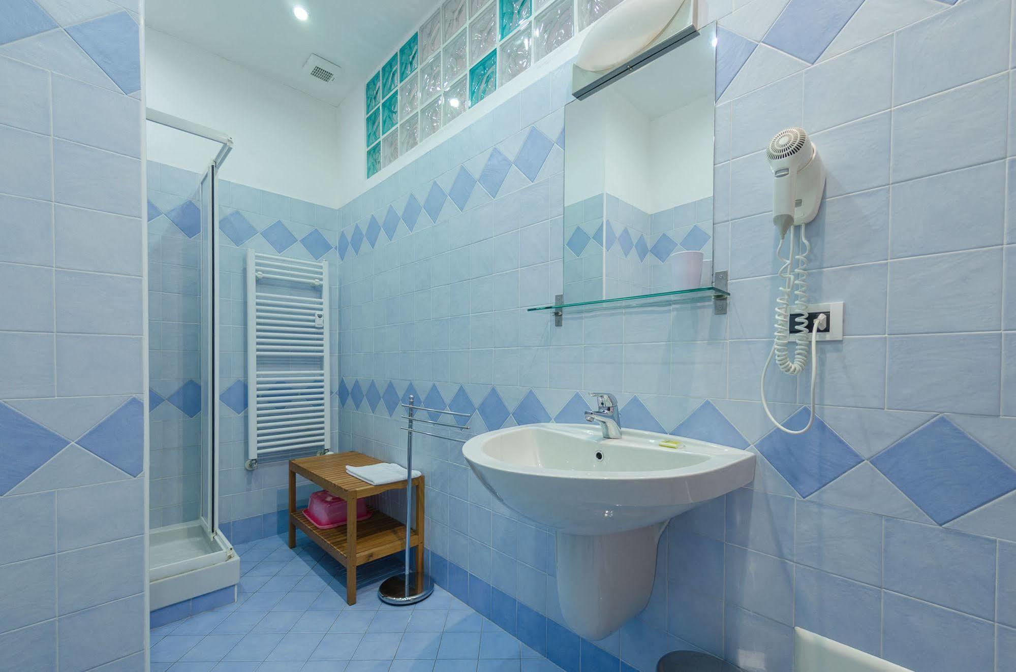 Residenza Adelaide Aparthotel Finale Ligure Ngoại thất bức ảnh