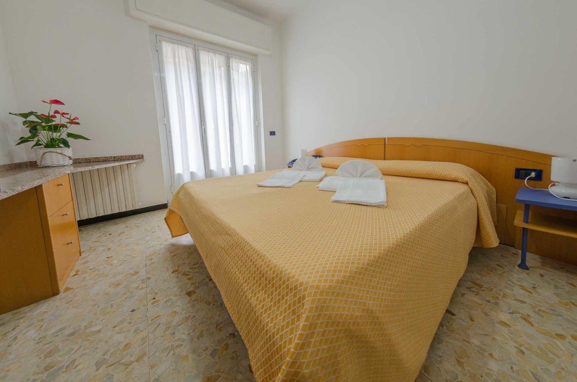 Residenza Adelaide Aparthotel Finale Ligure Ngoại thất bức ảnh