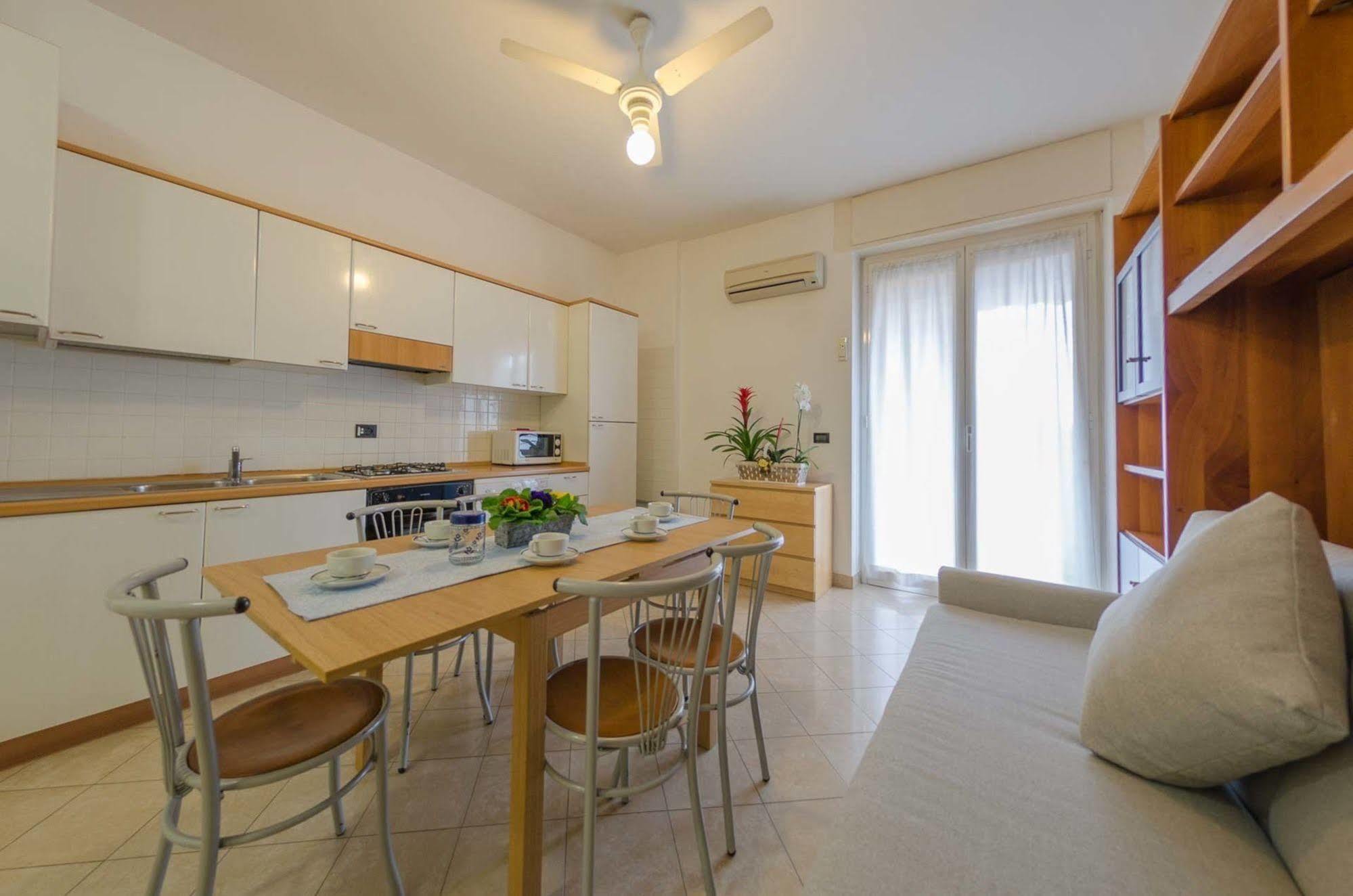 Residenza Adelaide Aparthotel Finale Ligure Ngoại thất bức ảnh